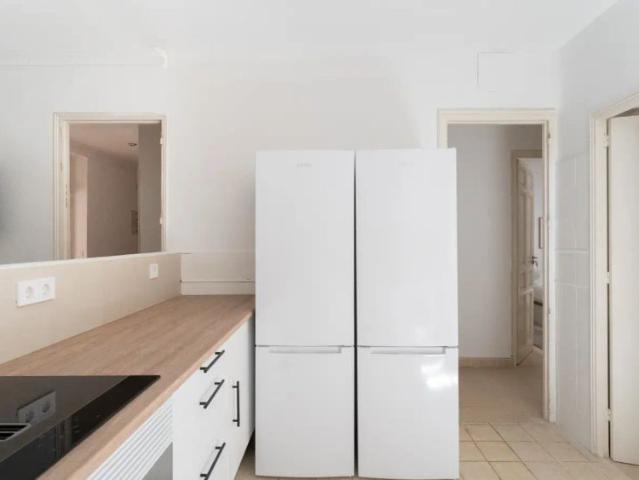 Room in a shared 7 bedroom apartment for rent in Argüelles, all bills and cleaning services included