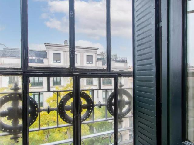 Room in a shared 7 bedroom apartment for rent in Argüelles, professionals and students only
