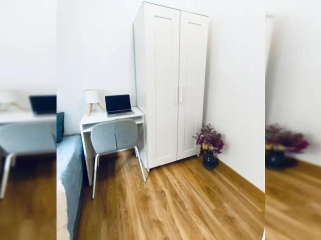 Room in a shared 7 bedroom apartment for rent in Goya