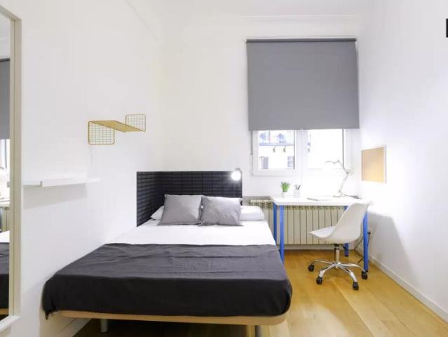 Room in a shared 7 bedroom apartment for rent in Gaztambide