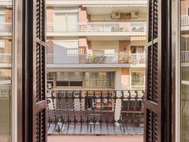 Room in a shared 7 bedroom apartment for rent in El Putget i Farró, all bills included