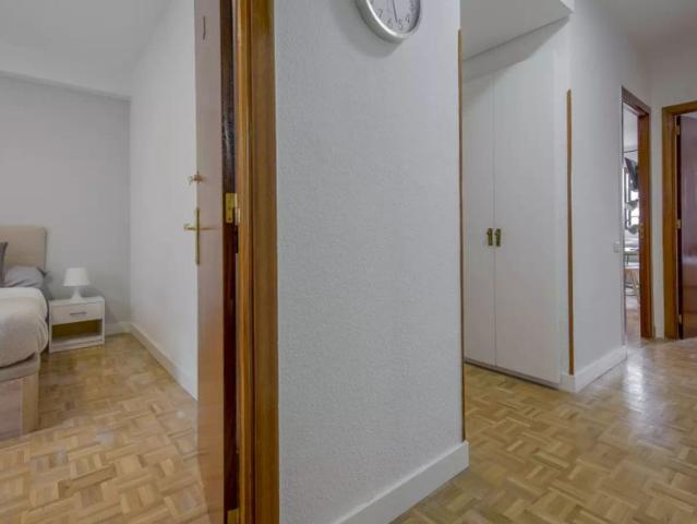 Room in a shared 7 bedroom apartment for rent in Estrella, all bills included, professionals only