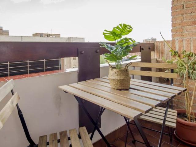 Room in a shared 7 bedroom apartment for rent in Estrella, all bills included, professionals only