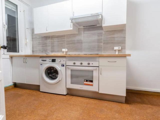 Room in a shared 7 bedroom apartment for rent in l'Antiga Esquerra de l'Eixample, all bills included