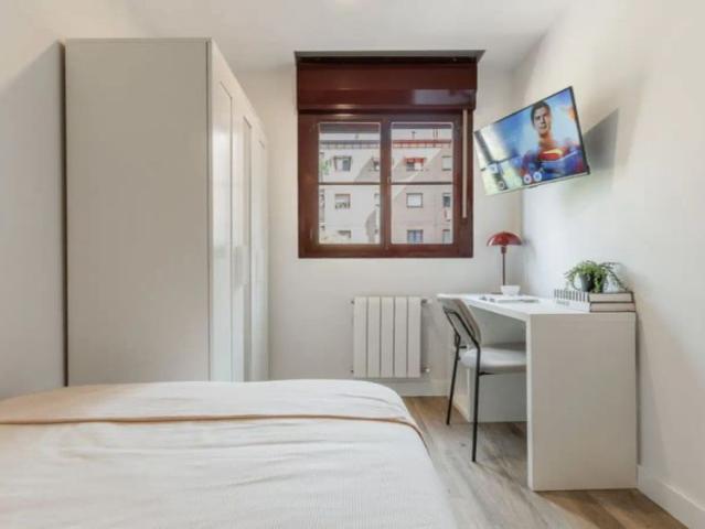 Room in a shared 7 bedroom apartment for rent in San Isidro