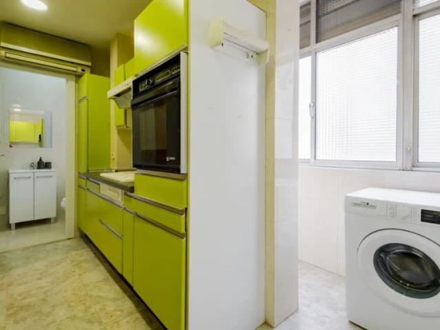 Room in a shared 7 bedroom apartment for rent in Pacífico, professionals only
