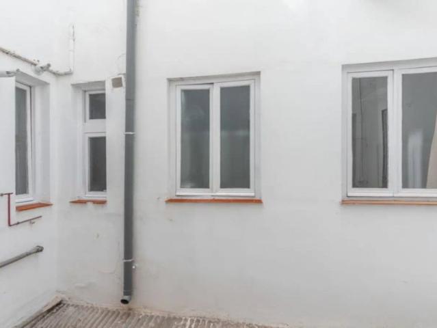 Room in a shared 7 bedroom apartment for rent in Palacio, some bills included
