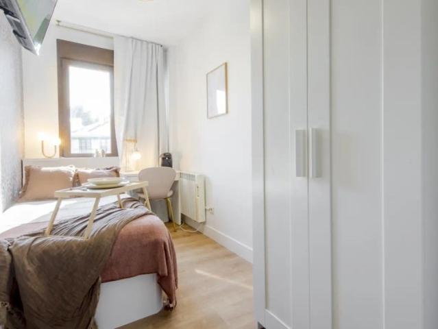Room in a shared 7 bedroom apartment for rent in Peñagrande