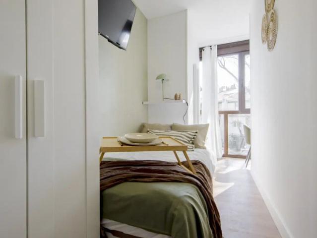 Room in a shared 7 bedroom apartment for rent in Peñagrande