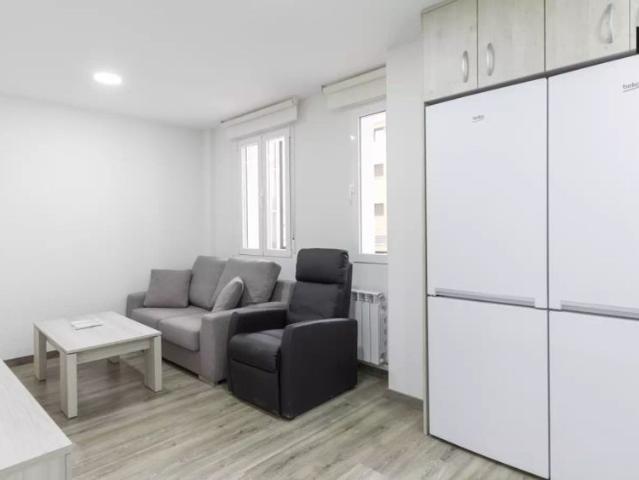 Room in a shared 7 bedroom apartment for rent in Quintana, perfect for students