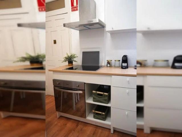 Room in a shared 7 bedroom apartment for rent in Recoletos, professionals and students welcome, no couples