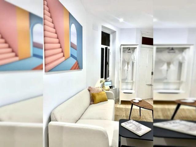 Room in a shared 7 bedroom apartment for rent in Recoletos