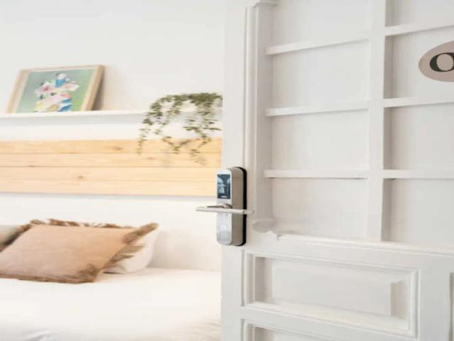Room in a shared 7 bedroom apartment for rent in Universidad