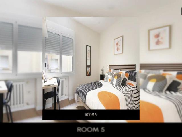Room in a shared 7 bedroom apartment for rent in Vallehermoso
