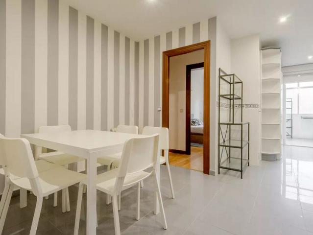 Room in a shared 8 bedroom apartment for rent in Almenara, all bills included, perfect for professionals