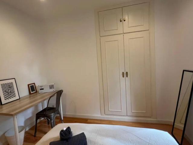 Room in a shared 8 bedroom apartment for rent in Aravaca, bills included