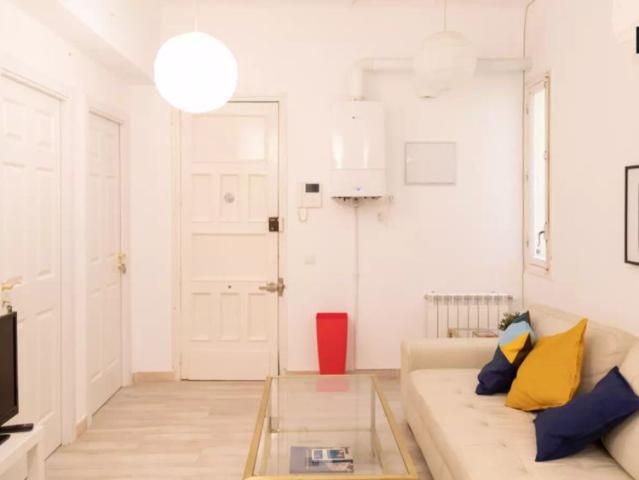 Room in a shared 8 bedroom apartment for rent in Gaztambide
