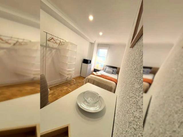 Room in a shared 8 bedroom apartment for rent in Leganés