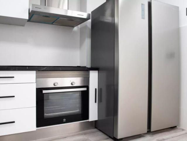 Room in a shared 8 bedroom apartment for rent in Sol, tenant restrictions
