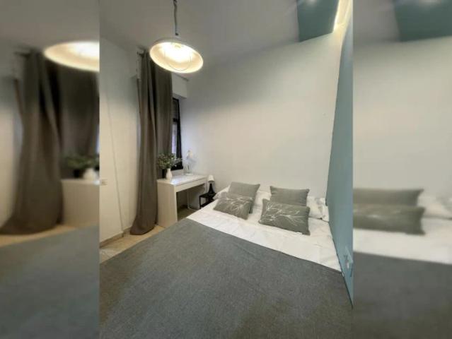 Room in a shared 8 bedroom apartment for rent in Prado Parque de Maria Luisa