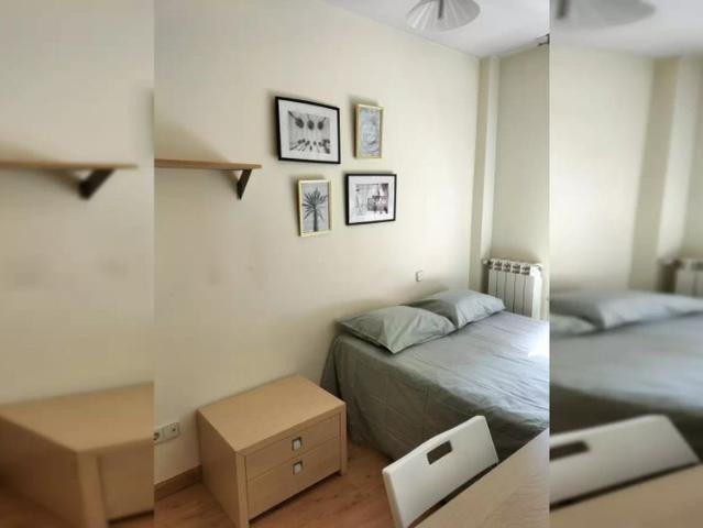 Room in a shared 8 bedroom apartment for rent in Valdeacederas, all bills included