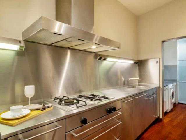 Room in a shared 8 bedroom apartment for rent in Vila de Gràcia