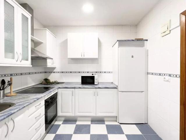 Room in a shared 9 bedroom apartment for rent in Universidad