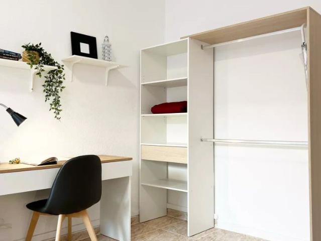Room in a shared 9 bedroom apartment for rent in Universidad