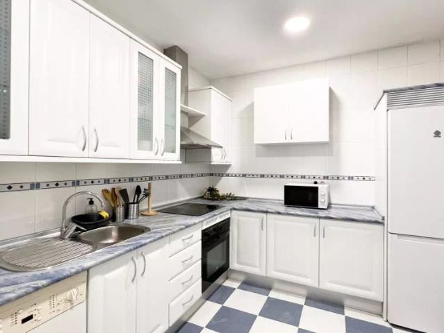 Room in a shared 9 bedroom apartment for rent in Universidad