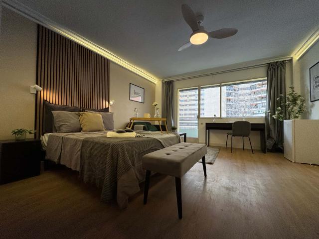 Room in Plaza Villafranca de los Barros, Madrid for 100 m² with 5 bedrooms