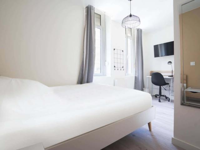 Room in Rue Corbet, Lille for 150 m² with 7 bedrooms
