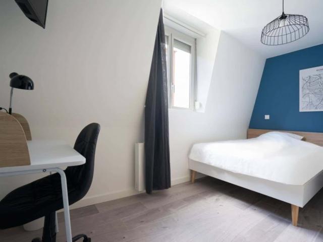 Room in Rue Corbet, Lille for 150 m² with 7 bedrooms