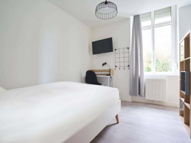 Room in Rue Corbet, Lille for 150 m² with 7 bedrooms