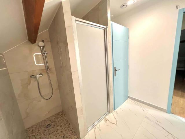 Room in Rue de Valenciennes, Gagny for 300 m² with 13 bedrooms