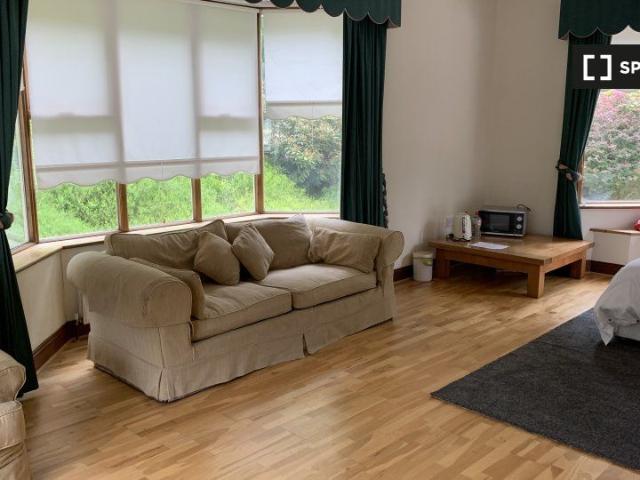 Room in shared 4 bed apt for rent in Rathmichael, Dublin