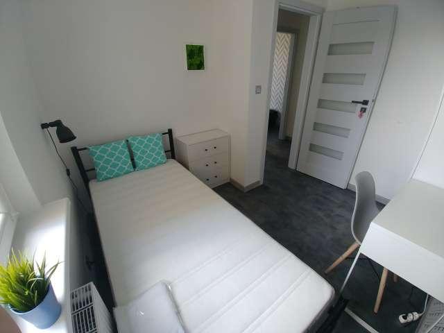 Room in shared 5 bedroom flat for rent in Katowice