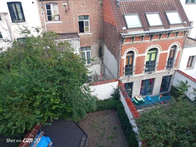 Room in shared 5 room flat for rent, Flagey Malibran