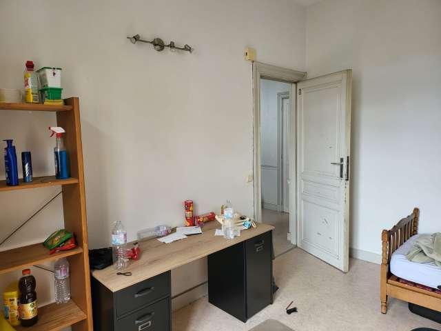 Room in shared 7 bedroom in Université, Brussels