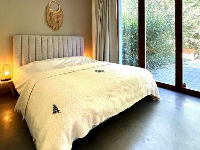 Room in shared 9 bedroom apartment in Brussels