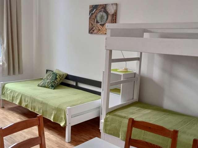 Room in shared 3 bedroom apartment, Gdansk