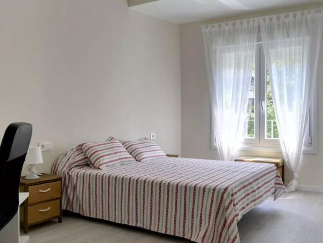 Room in shared 3 bedroom apartment in Zaragoza
