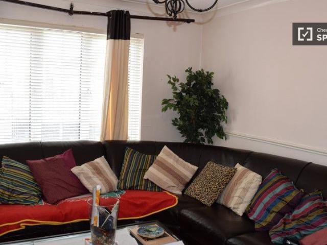 Room in shared 3 bedroom flat for rent, Dublin