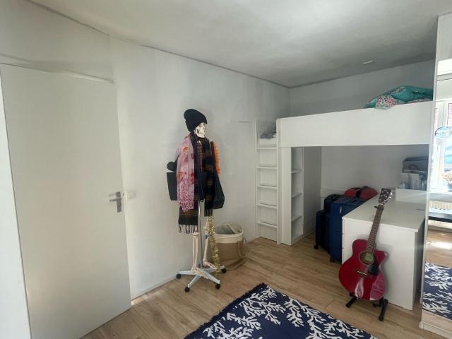 room in shared apartment