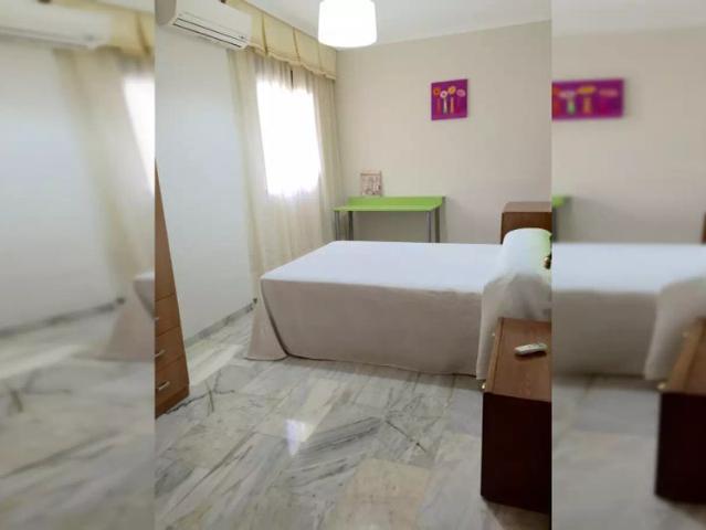 Room in shared apartment in Cordoba