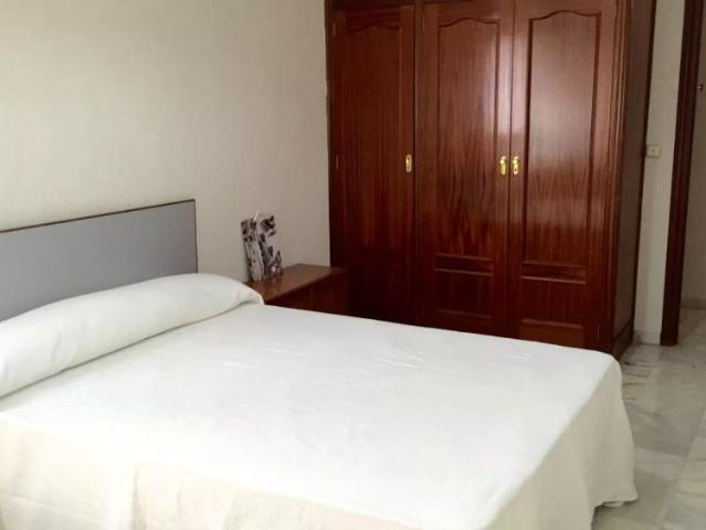 Room in shared apartment in Cordoba