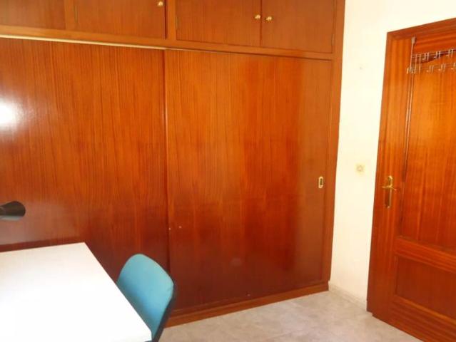 Room in shared apartment in Cordoba