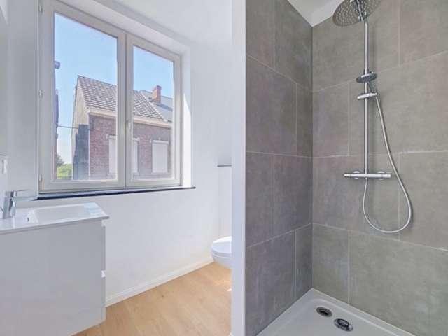 Room in shared apartment in Charleroi