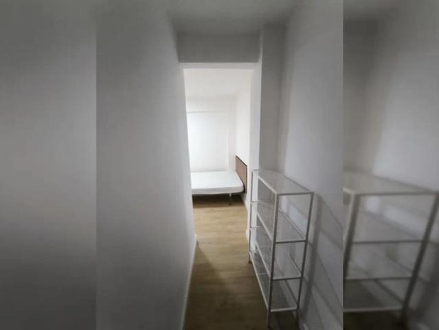 Room in shared apartment in Alicante Alacant