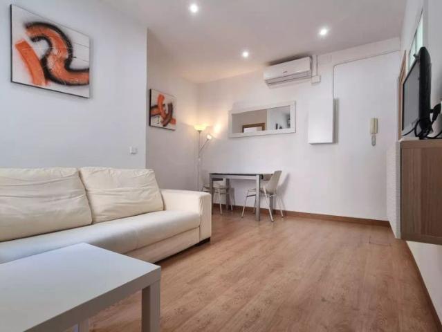 Room in shared apartment in Barcelona