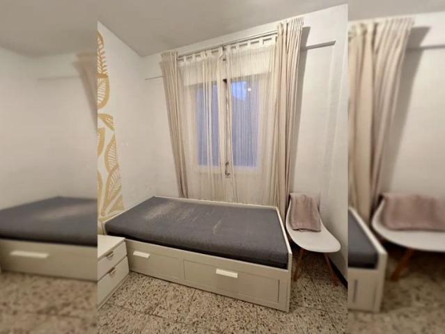 Room in shared apartment in Barcelona